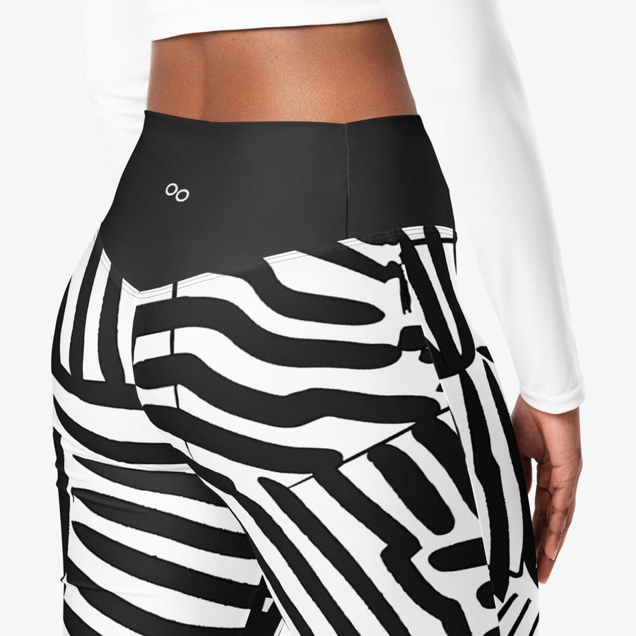 Recycled Flare leggings "Black and Wow" Black/White